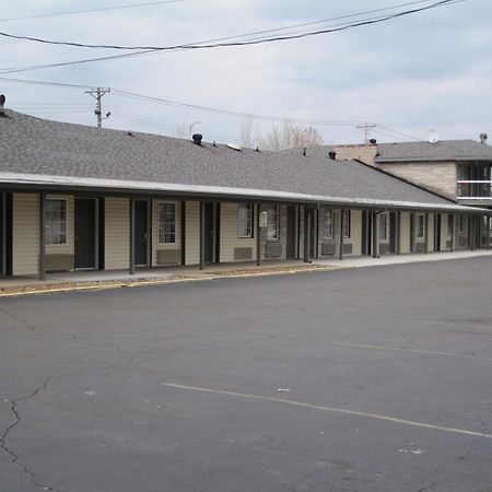 Royal Relax Inn Fairmont City Exterior foto